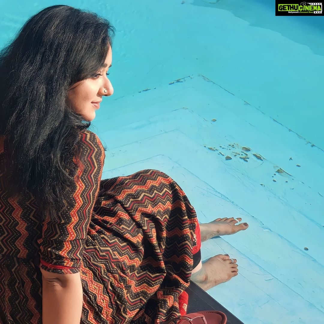 Chandra Lakshman Instagram - Unwind 🫰 #moongirl #lifeisbeautiful #blessed #gratitude