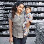 Chandra Lakshman Instagram – Shopping partner🛍️🤙
Daada has a hard time running around with the shopping cart 😜🛒
Framed by @tosh.christy 😘😘

#moongirl #lifeisbeautiful #blessed #ayaan #ourson #us