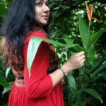 Chandra Lakshman Instagram – …in my moment✨🫰

📸 In house photographer @tosh.christy💝

#moongirl #lifeisbeautiful #blessed #potd #actor #influencer Kochi, India