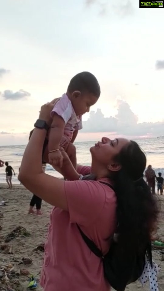 Chandra Lakshman Instagram - 😘💫 💞@tosh.christy Ayaan's first visit to the beach🏖 #giftofgod #ourlittlewonder #babyboy #munchkin #moongirl #lifeisbeautiful #blessed #fortkochi