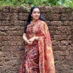 Chandra Lakshman Instagram - ...feeling the sunshine💫🫰 @tosh.christy📸 Kochi, India