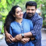 Chandra Lakshman Instagram – Happy valentines 💝 day dears