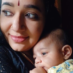 Chandra Lakshman Instagram - ..for all the things my hands have held,the best by far is you 💖😘

#moongirl #mybaby #blessed #love #🧿 #motherhood #365daysofgratitude