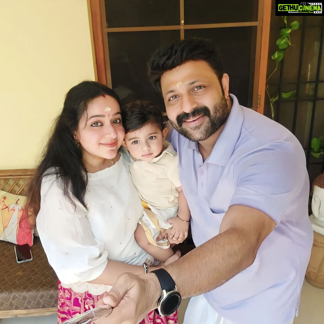 Chandra Lakshman Instagram - A very happy Onam from us to you❤️🎊 Its special for us as its Ayaan boy's 1st Onam..Do include him in your prayers and bless him in abundance..💫 Thanks and love❤️ Kochi, India