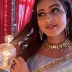 Chhavi Pandey Instagram - smile with your eyes 🌹 #soulful #soulfulmusic #lovewhatido 🌹