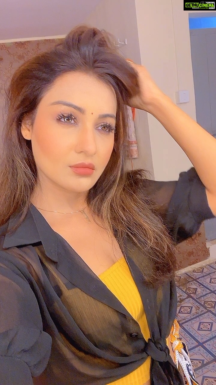 Chhavi Pandey Instagram - #makeuproomdiaries #reels #reels #reelsinstagram #reelitfeelit #trending✨