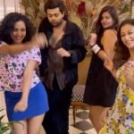 Dalljiet Kaur Instagram – When You Vibe with your Tribe!!!

#reeltohbantahai 😂

Can’t contain the excitement when dj is in the house!
@kaurdalljiet 💃🏻💃🏻💃🏻