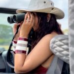 Dalljiet Kaur Instagram - Dil ki baaton ka matlab na poocho. 🩵🩷 . . . Beautiful safari experience here in the Masaai Mara, with impeccable service & hospitality from @jwmasaimara 🥰. . . @jwmasaimara @niknpatel @avirayit @chiggy_parmar @andraynoir @rgfondo @shreta_ @prinmodasia Maasai Mara, Kenya