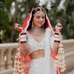 Dalljiet Kaur Instagram - Mehendi da rang chadhaya tere pyaar da ❤️🧿 Nairobi, Kenya