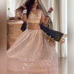 Dalljiet Kaur Instagram - Roohaniyat ❤️ . Beautiful shoot by @rehmat_hafiz Stunning outfits by @manasbrands and @hardik_modi_official Jwellery @jewellery_zunction Managed in Africa by @avirayit Special thanks to @chiggy_parmar And @marlie_vice . . . Nairobi, Kenya