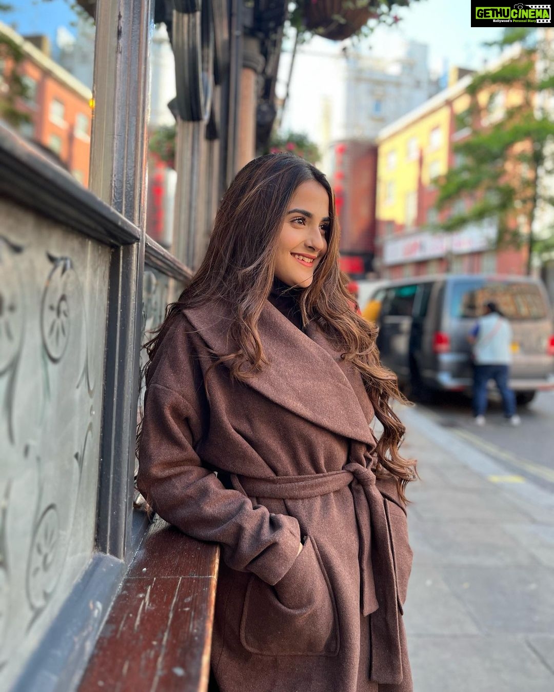Debattama Saha Instagram - Go out there and live a little! π€π«Άπ»β¨ . . . . . . . . πΈ @pritam.official . . . .#instagood #instalike #instadaily #instafashion #instamood #instalove #instacool #instaphoto #instatravel #travel #london #unitedkingdom London, United Kingdom