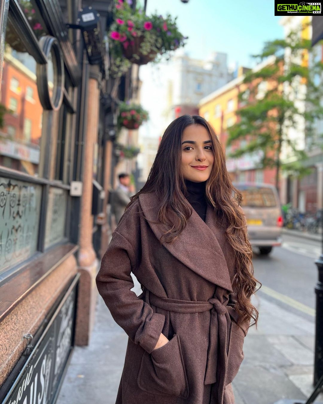 Debattama Saha Instagram - Go out there and live a little! π€π«Άπ»β¨ . . . . . . . . πΈ @pritam.official . . . .#instagood #instalike #instadaily #instafashion #instamood #instalove #instacool #instaphoto #instatravel #travel #london #unitedkingdom London, United Kingdom