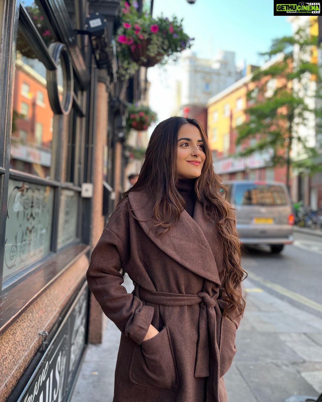 Debattama Saha Instagram - Go out there and live a little! π€π«Άπ»β¨ . . . . . . . . πΈ @pritam.official . . . .#instagood #instalike #instadaily #instafashion #instamood #instalove #instacool #instaphoto #instatravel #travel #london #unitedkingdom London, United Kingdom