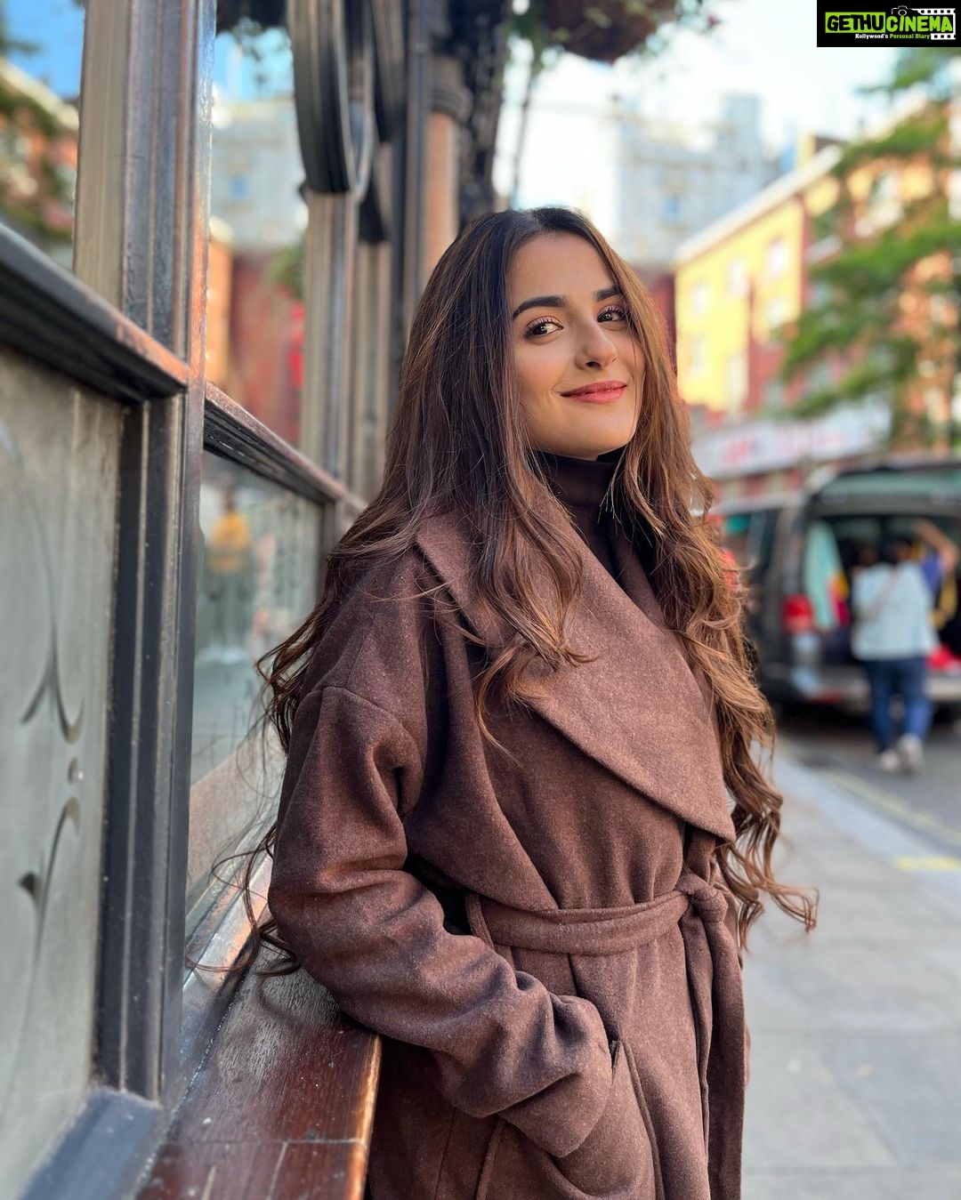 Debattama Saha Instagram - Go out there and live a little! π€π«Άπ»β¨ . . . . . . . . πΈ @pritam.official . . . .#instagood #instalike #instadaily #instafashion #instamood #instalove #instacool #instaphoto #instatravel #travel #london #unitedkingdom London, United Kingdom