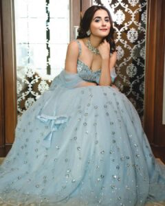 Debattama Saha Instagram - I feel my Disney Addiction with my Hardwork ✨️ 🪄 💫 💎 🤍 🩵 👸🏻
.
👗- @neerusindia 
📸 - @anirbandas1622 @amit_dey_photography 
.
.
.
.
.
#disney #princess #cindrella #indian #ethnicwear #traditional #wedding #instagood #instafashion #instalike #instagramers #instagram