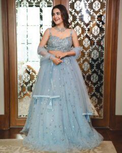 Debattama Saha Instagram - I feel my Disney Addiction with my Hardwork ✨️ 🪄 💫 💎 🤍 🩵 👸🏻
.
👗- @neerusindia 
📸 - @anirbandas1622 @amit_dey_photography 
.
.
.
.
.
#disney #princess #cindrella #indian #ethnicwear #traditional #wedding #instagood #instafashion #instalike #instagramers #instagram