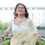 Debattama Saha Instagram - Finalllyyyyy🫠😶‍🌫️😌💕🙈 . Shot and edited by — @anirbandas1622 @amit_dey_photography . . . . . #trending #dance #reels #wedding #instagramers #instagood #instagram