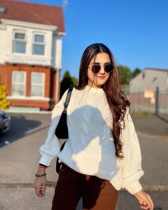 Debattama Saha Instagram - Where the Skies are so Blue 💕♾️🩵🎬 . . . . . . . . #sweethomealabama #wheretheskiesareblue #goodday #happy #positivity Farnborough, London