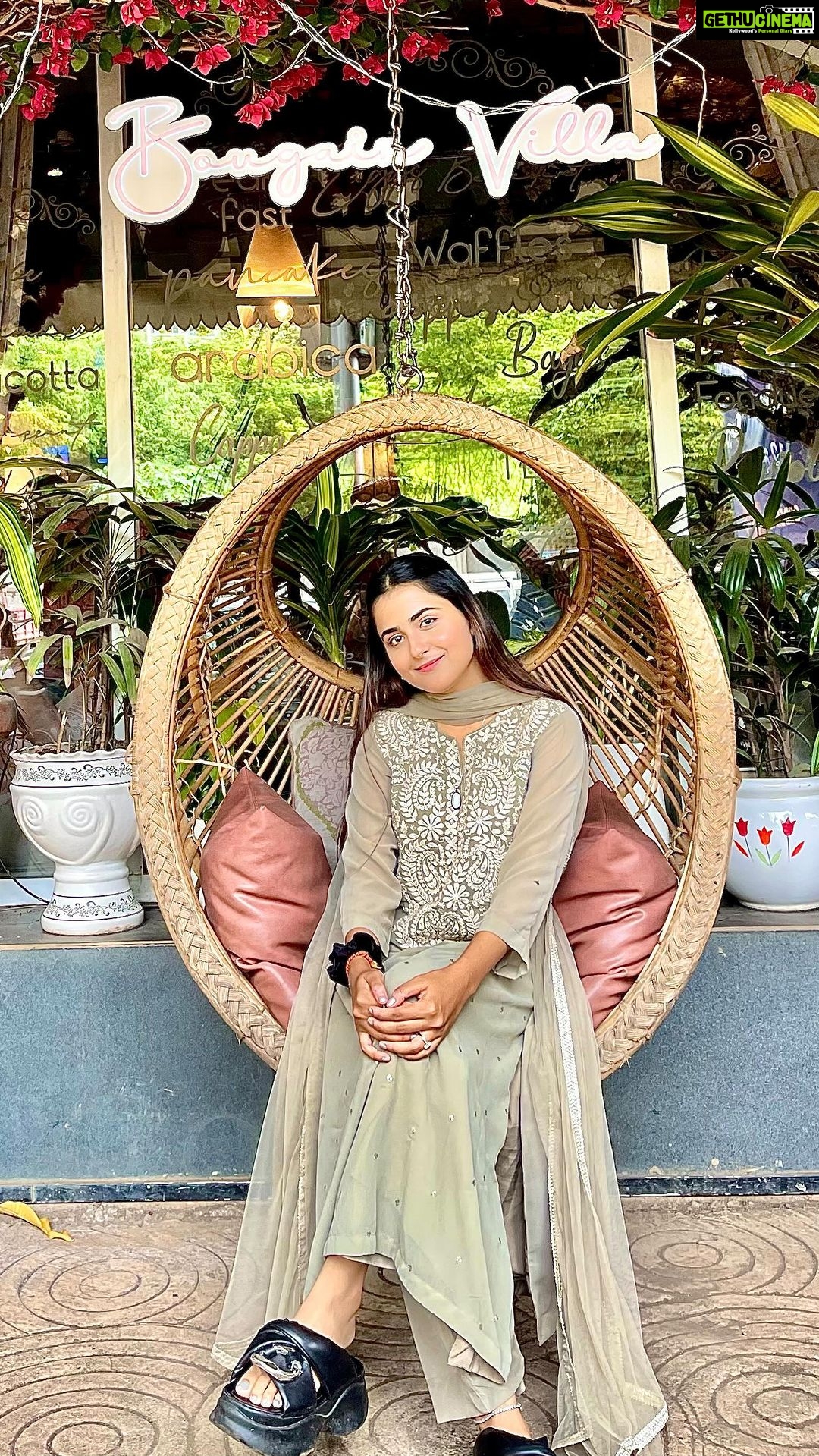 Debattama Saha Instagram - Embracing timeless values and bringing them into the present ✨💕 . . . . . . . . . #oldschoolheart #instagood #instareels #instagram