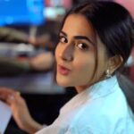 Debattama Saha Instagram - So guys this was the day when I recorded #ranjhana . I had a sore throat and even had to delay the recording for 2 days. I was excited and nervous at the same time. I just hoped and prayed so that everything goes well. And to be very honest, as always, I'm Thankful to you guys for loving the song and appreciating the team effort. Thankyou @blivemusic.in @mkblivemusic for this beautiful number. Shot and Edited by @drkphotography_ Thankyou 💫 . . . . . . . . . . #insta #instagood #instagram #instareels #debattamasaha #debattama