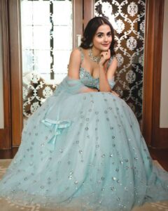 Debattama Saha Instagram - I feel my Disney Addiction with my Hardwork ✨️ 🪄 💫 💎 🤍 🩵 👸🏻
.
👗- @neerusindia 
📸 - @anirbandas1622 @amit_dey_photography 
.
.
.
.
.
#disney #princess #cindrella #indian #ethnicwear #traditional #wedding #instagood #instafashion #instalike #instagramers #instagram