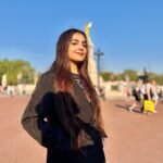 Debattama Saha Instagram - Well… Trouble never looked so fine ❤️‍🔥 . . . . . . . . . #hotmess #sunkissed #instamood #instagram Buckingham Palace