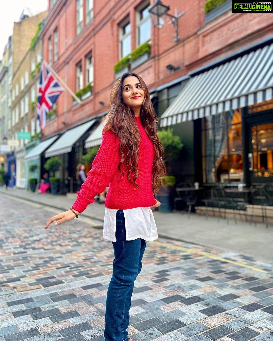 Debattama Saha Instagram - Write me a letter 📮❤️🔥🍿📜🫶🏻 . . . . . . . . . . . #allredeverything #filmmaking