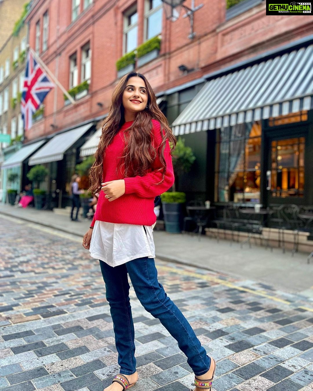 Debattama Saha Instagram - Write me a letter 📮❤️🔥🍿📜🫶🏻 . . . . . . . . . . . #allredeverything #filmmaking