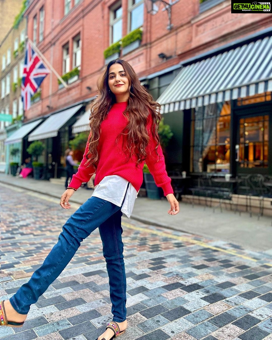 Debattama Saha Instagram - Write me a letter 📮❤️🔥🍿📜🫶🏻 . . . . . . . . . . . #allredeverything #filmmaking