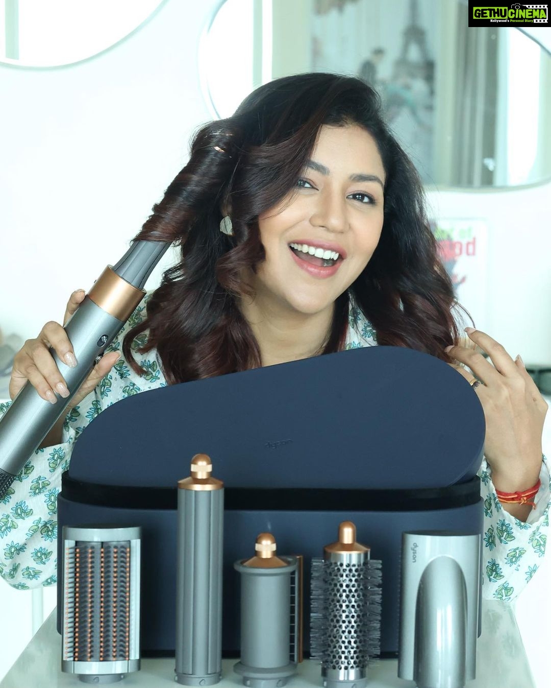 Debina Bonnerjee Instagram - A blessing for my short hair✨ Super easy and quick to use when you don’t have time for the salon ( mom problems ) Introducing the Dyson Airwrap- your salon at home 👌🏻 @dyson_india #DysonIndia #DysonHair #DysonAirwrap #Gifted