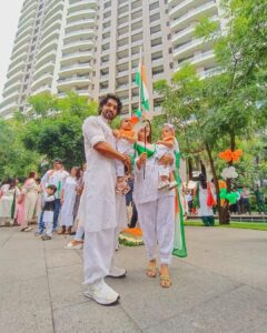 Debina Bonnerjee Instagram - Ae Watan, Mere Watan 🇮🇳🙏🏻
#happyindependenceday #india 
#freedom #unity #strength 
.
.
.
.
#gurmeetchoudhary #debinabonnerjee #family