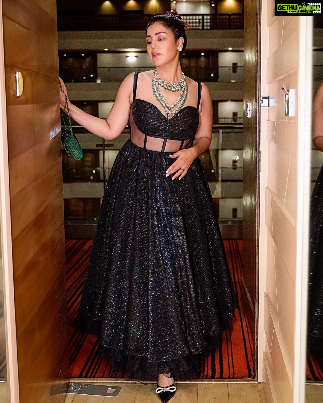 Debina Bonnerjee Instagram - That day when I chose to wear black . . 📸: @mgproductions_ Outfitby: @labelsimrankatyal Styledby: @stylebysugandhasood x @teamsugandhasood Assistedby: @_saakshiib Jewellery - @kalakoshjewels Placement - @sakshisingla5