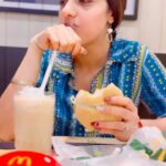 Deepika Singh Instagram – बताओ ज़रा 🤪❤️💁🏻‍♀️।
When will I control my eating habits 🙈🙈🙈
.
.
#mistakes #junkfood #deepikasingh