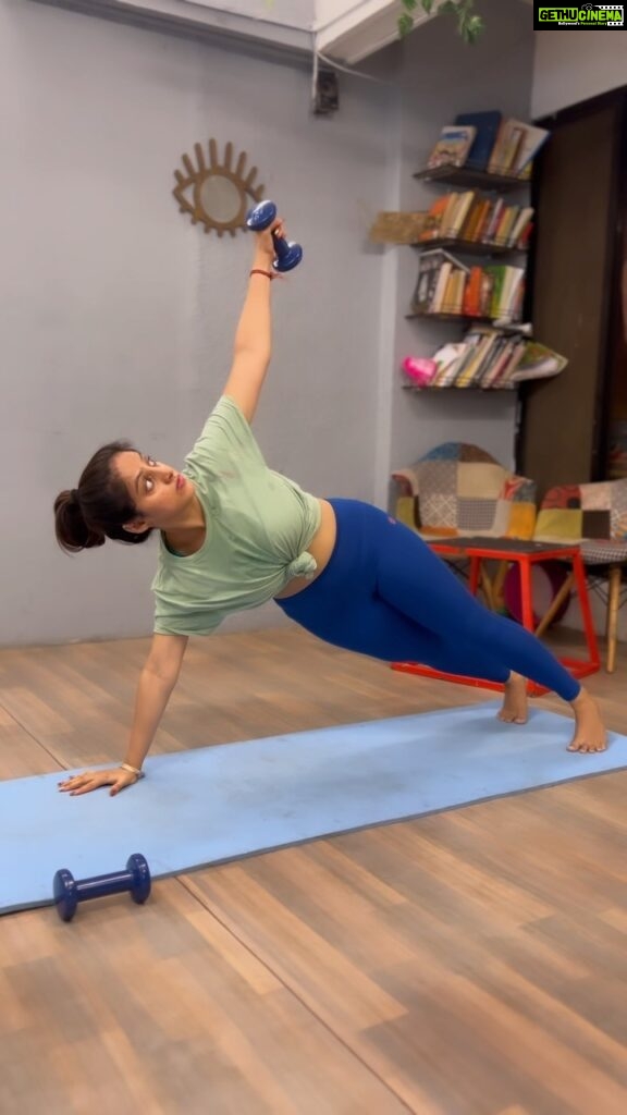 Deepika Singh Instagram - Trying to transform these flabby arms to fab arms 🤪🙈 . . #armsworkout #fattostrength #workoutvideo #deepikasingh