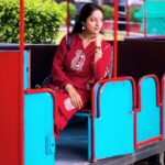 Deepika Singh Instagram – बात तो सच है 🤪🥰💁🏻‍♀️
.
.
#cottonsuits #desifashion #reel #shayari #railmusuem #delhi #deepikasingh