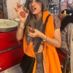 Deepika Singh Instagram – Best mouth watering food I enjoyed in Mathura ❤️💁🏻‍♀️
1. Lassi, aloo jalebi and moong dal pakodas outside Gir Raj ji temple at Govardhan 🙏🏻.
2.Radha rani temple Bhog prasad at Radha Rani temple, Barsana .
3. Kanji wada and dal chilla with amazing paneer stuffing in Radha Raman temple lane, Vrindavan.
4. Kulhad milk in Vrindavan. 

#streetfoodindia #mathura #vrindavan #radheradhe #deepikasingh