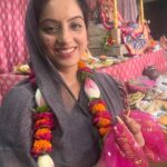 Deepika Singh Instagram – Today darshan at Gir Raj ji temple at Jatipura , mukharabind,  Radha rani temple at birsana, bihari ji darshan at Vrindavan then we moved to prem mandir. Totally loved the vibe also enjoyed the mouthwatering food at Vrindavan and mathura. In all a memorable day 😍💃🏻.
.
#mathura #vrindavan #radheradhe #deepikasingh