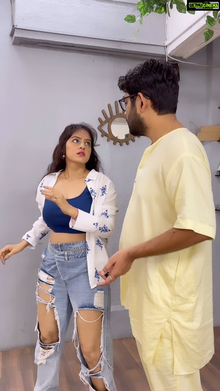 Deepika Singh Instagram - आज तो उल्टा पड़ गया 🙈🙀💁🏻‍♀️ . . #video @ajayyyyy__00 #husbandandwife #rohitrajgoyal #deepikasingh