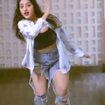 Deepika Singh Instagram – “Mr Malang” in the melodious voice of @shalmiaow from the film “ Titu Ambani “. Film is streaming free on @officialjiocinema app. Link is in my bio 👆. 
DO TRY TO MAKE REELS ON THIS MELODIOUS SONG. THE BEST ONES I’LL TAG IN MY STORIES 💁🏻‍♀️. 
.
#choreo @the_rohan_rokade 
#musicdirector @bharat_0304 @hitarth02 
#lyrics @mayurpuri 
#singer @shalmiaow 
#musiclabel @sonymusicindia 
#film #tituambani #hiphop #deepikasingh