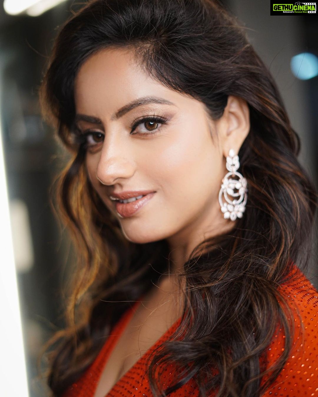 Deepika Singh Instagram - Self confidence is a Super Power. Once you start to believe in your self yourself , Magic starts happening . . #piccredit @sunilvish12 #closeup #deepikasingh