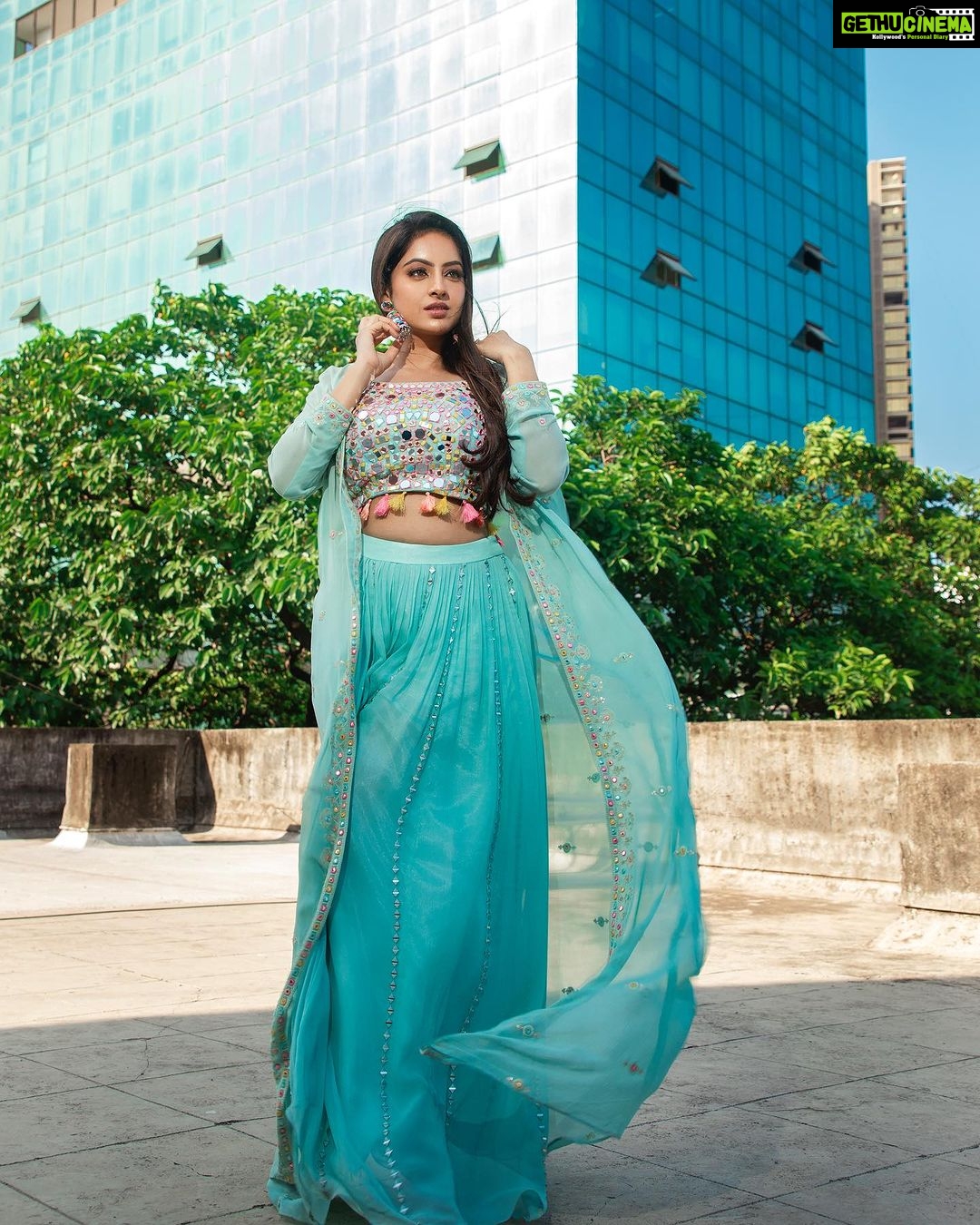 Deepika Singh Instagram - Confident and blue-tiful 💁🏻♀️ . . #photography @artographybysagar #makeup @makeupbynayan #hairstylist @kamaljeet_kaur_79 Outfit @radhikaaroralabel Styled by @stylingbyvictor @sohail__mughal___ Assisted by @styleby_antara Jewellery @anthajewels PR: @soapboxprelations #managedby @lacelebrite05 #bluedress #indianoutfit #deepikasingh