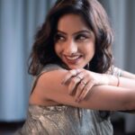 Deepika Singh Instagram - “Life isn’t black or white, it’s all sorts of shades of grey.” – Nicky Morgan . . #photography @king_photography_durg Outfit @poojapeshoriaofficial Styled by @stylingbyvictor @sohail__mughal___ Accessories @rubans.in #eventdiaries #bilaspur #chattisgarh #deepikasingh