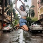 Deepika Singh Instagram – Drenched!!! 🌧️ 
.
.
#piccredittohubby😍❤️ @rohitraj.goyal ❤️
#monsoon #mumbai #deepikasingh