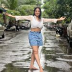 Deepika Singh Instagram - Drenched!!! 🌧️ . . #piccredittohubby😍❤️ @rohitraj.goyal ❤️ #monsoon #mumbai #deepikasingh