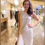 Dipannita Sharma Instagram – Just post op things that the doctor won’t tell you , haha… ok so I’m actually super thankful to my doctor for everything … manoeuvring outfits to avoid the incision areas ( for a while ) is honestly my problem entirely :)) but I have started enjoying this ‘dress up’ so much ! 
#easyfit #traditional #fusion #saree