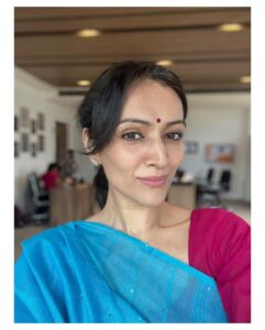 Dipannita Sharma Instagram - 🩵 A new character … Calm amidst the chaos … the absolute fun of being an actor ! More on this … #shortfilm #workmode