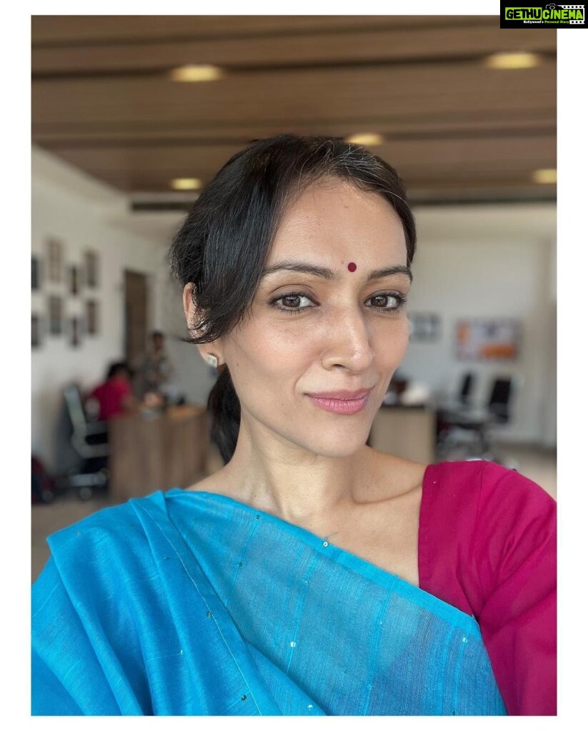 Dipannita Sharma Instagram - 🩵 A new character … Calm amidst the chaos … the absolute fun of being an actor ! More on this … #shortfilm #workmode