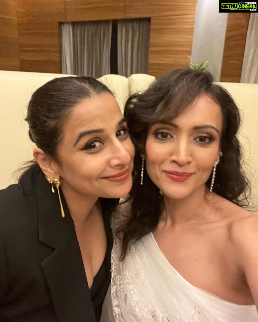 Dipannita Sharma Instagram - From the shoot to promotions to the screening … moments with the beautiful powerhouse @balanvidya … such a pleasure sharing screen space with her ! ♥ #Neeyat in theatres now ! P.S - a barrage of bts from the shoot to follow 😁 all that I’ve been saving…