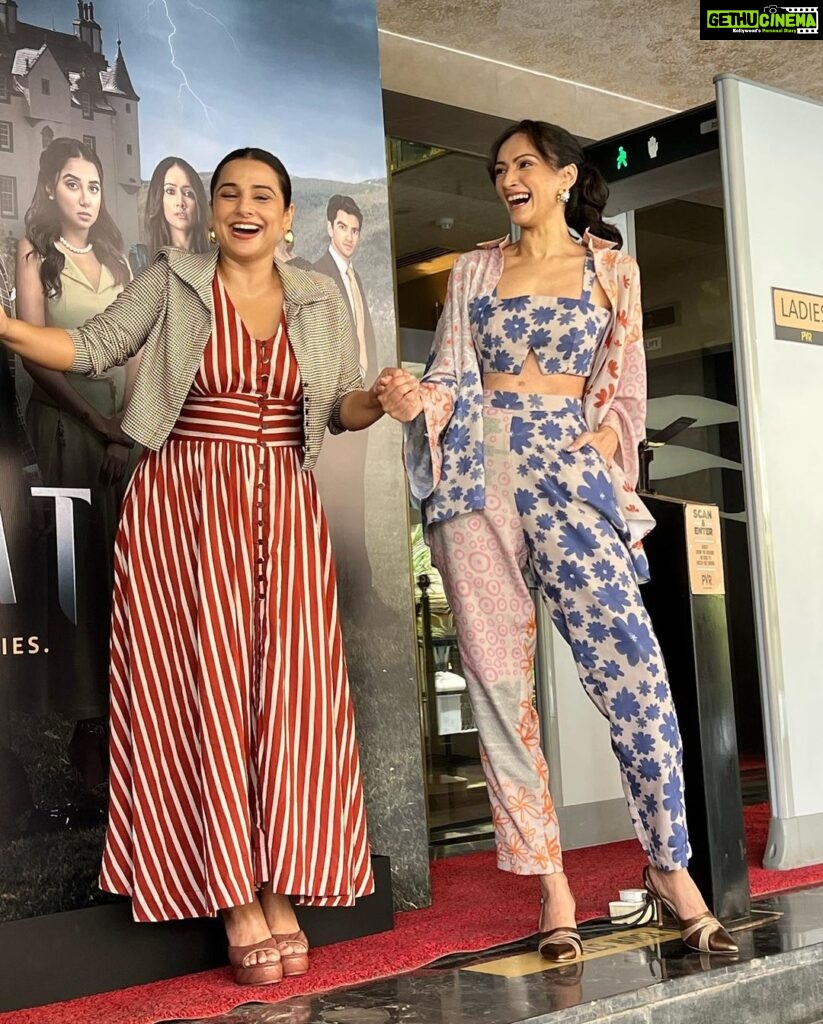 Dipannita Sharma Instagram - From the shoot to promotions to the screening … moments with the beautiful powerhouse @balanvidya … such a pleasure sharing screen space with her ! ♥ #Neeyat in theatres now ! P.S - a barrage of bts from the shoot to follow 😁 all that I’ve been saving…