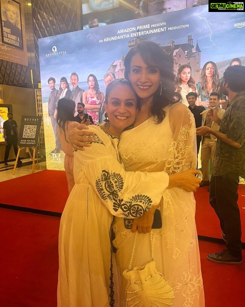 Dipannita Sharma Instagram - Here’s to all my people who were there for me at the screening of #neeyat (my new theatrical release. A film I’m so happy & proud to be a part of ) . Thank you guys so much . There were many more I wanted to invite but couldn’t due to limited seating . I hope everyone goes & watches the film 🙏🏼 … @jignasa_ @dhruv.tripathi @brainuse @tanvegandhii @shishiradmane @vidyamalavade @celijohn Love you all … @neerajkabi May I just say how thankful I am that you were my co actor in this film . Thank you so much really, always !!! Noor & Sanjay suri - quite the team … Neeyat in theatres now … ♥ @abundantiaent Sari : @dilnazkarbhary Jewellery : @dashia.in Bag : @eena.official Shoes : @fizzygoblet Makeup : @sonamvaghani.mua Hair : @jayshreethakkarhairartist Styled by @who_wore_what_when